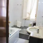 Easy House فندق مبيت وإفطار 3*