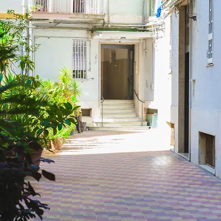 Easy House 3* نابولي