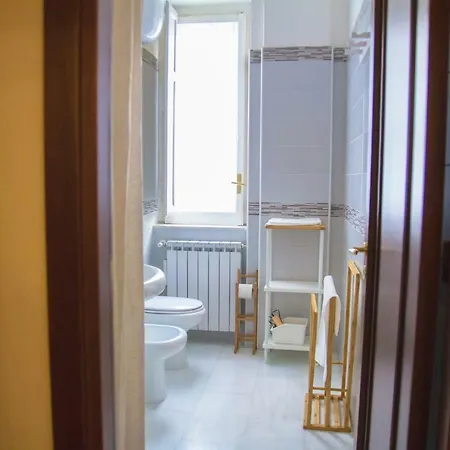 Easy House فندق مبيت وإفطار