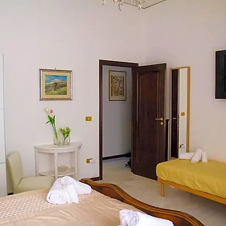 Easy House Couette-café Naples