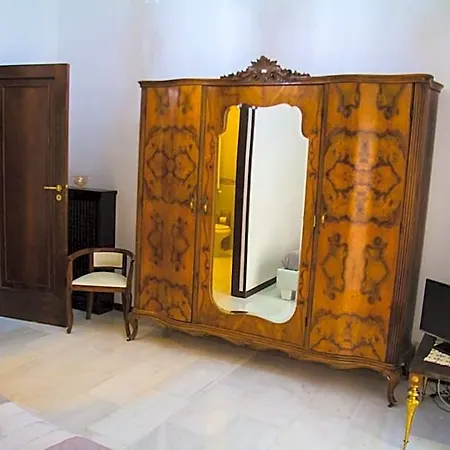 Easy House Bed & Breakfast Napoli