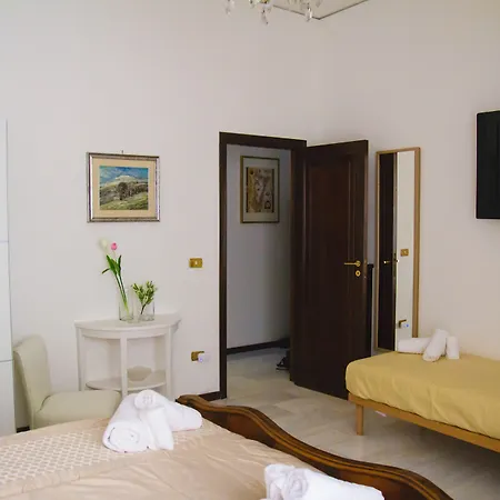 Easy House Bed and breakfast Nápoles