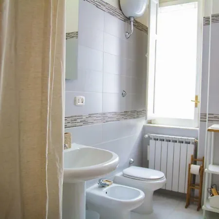 Easy House Bed & Breakfast 2*