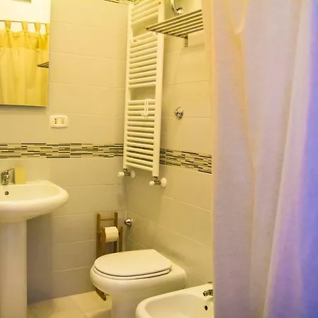 Easy House 3* Neapol